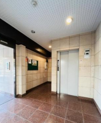 大阪市住吉区苅田9丁目　一棟収益マンションのエントランス