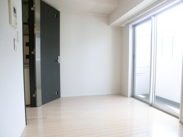 エクシム西巣鴨の居間・リビング|きれいな洋室です