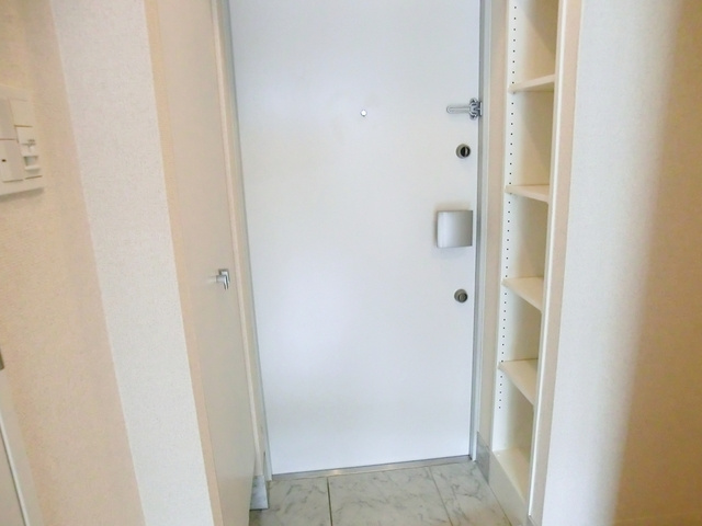 エクシム西巣鴨の玄関|玄関収納あります