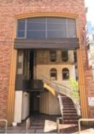 アルファプラザのエントランス