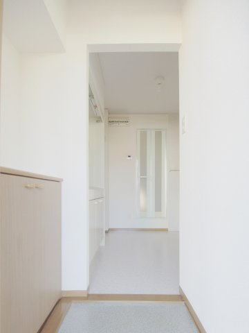 セジュール伴安の玄関