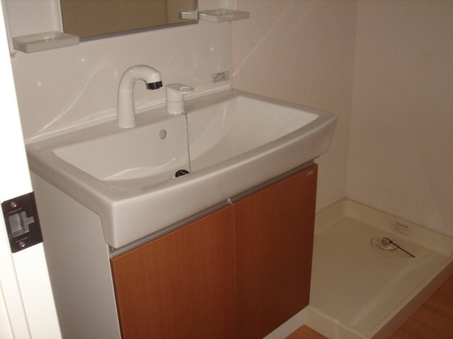 ＯＡＺＯ東町　壱番館の独立洗面台|洗髪洗面化粧台