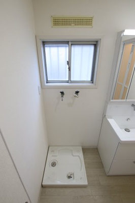 【設備】 | 桃山台4丁テラスハウス | 室内洗濯機置き場