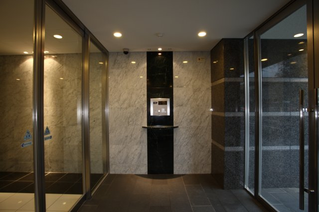 サヴォイ　ル・パシフィーク　11階のエントランス