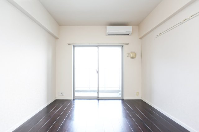 サヴォイ　ル・パシフィーク　11階の居間・リビング|別号室のものです。現状優先になります。
※実際は出窓がございます。
