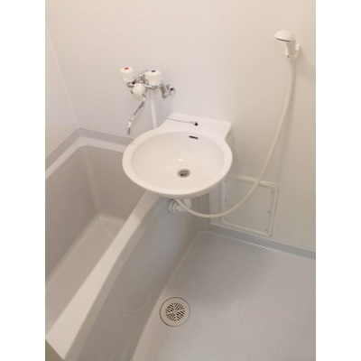 プレール月島RIVAGEの内装|明るい色調の室内です