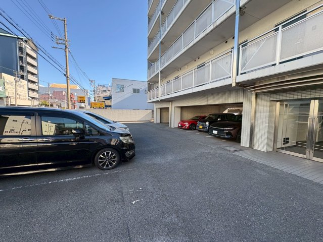 大阪市西区九条３丁目の賃貸マンションの駐車場