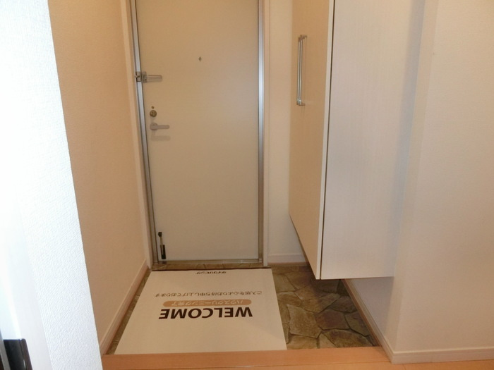 グランデュール55　Bの玄関