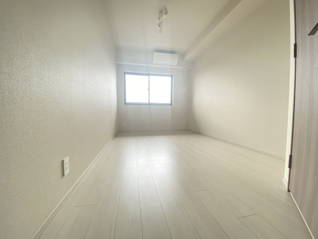 北浜ミッドタワーの洋室