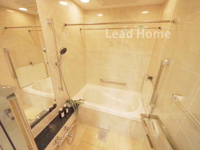 【浴室】 | パークコート赤坂桜坂 | 1日の疲れを癒せるバスルームです。