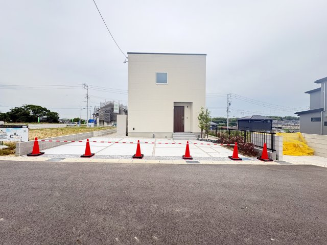 知多市日長字坂ブタ　No.22の前面道路含む現地写真|並列駐車3台可能☆
