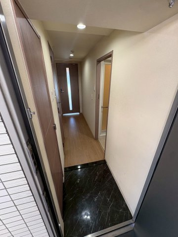 大阪市西区本田１丁目の賃貸マンションの玄関