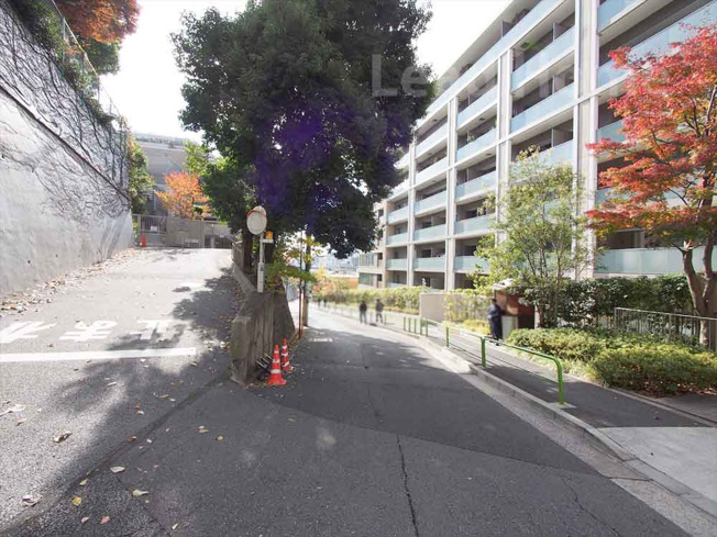 【その他】 | ブランズ麻布狸穴町 | 前面道路