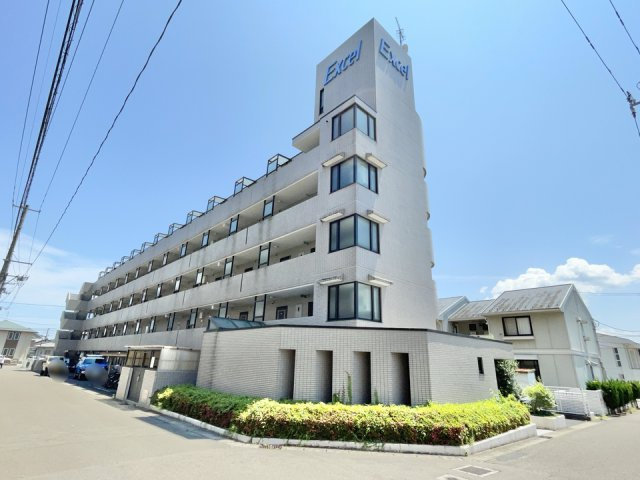 ベルシティエクセル泉の外観