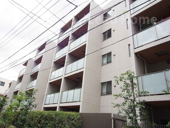 【外観】 | オープンレジデンシア表参道est | 港区西麻布2丁目に建つ「オープンレジデンシア表参道est 」。地上6階建・総戸数58戸のマンションです。