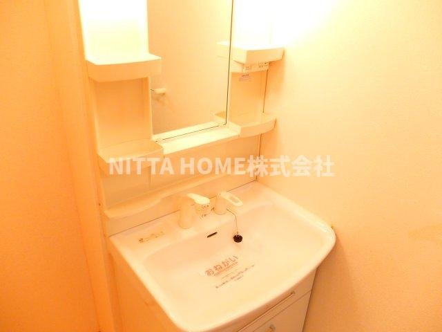 ハーティープレイスＢの独立洗面台|シャワー付きの洗面台朝の準備も楽々です◆