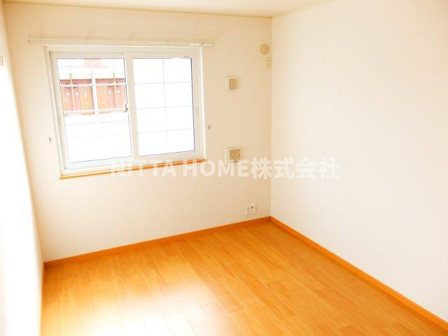 ハーティープレイスＢの洋室|こちらの洋室は６帖です☆