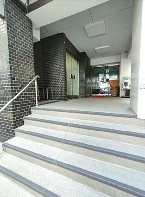 【エントランス】 | 朋和ビル | 毎日通るエントランスはこのようになっています