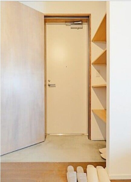 グランドスーシュ上社の玄関