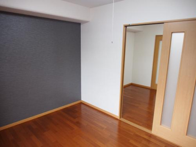 【洋室】 | 富士プラザV | 個人の部屋や寝室として使える洋室です