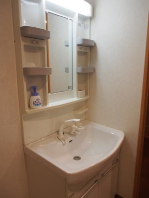 【洗面所】 | 富士プラザV | ゆったりとスペースのある洗面所