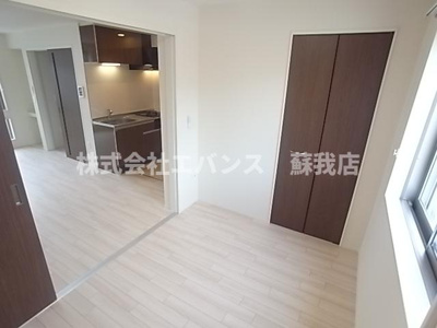 【寝室】 | ガルデ寒川 | 落ち着いた色調の寝室です