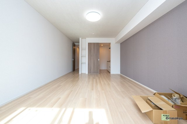 メゾンラテ稲葉の洋室