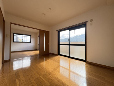 【居間・リビング】 | リバーサイドレジデンス