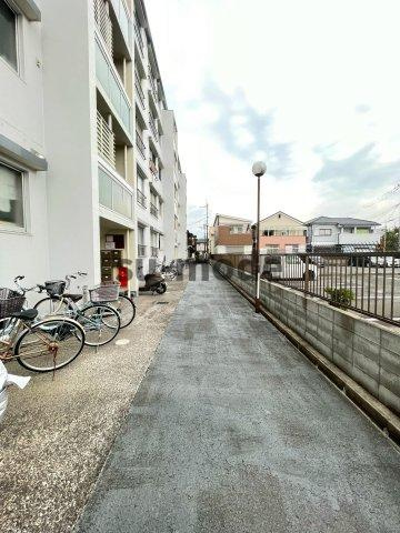 メゾン津之江のエントランス