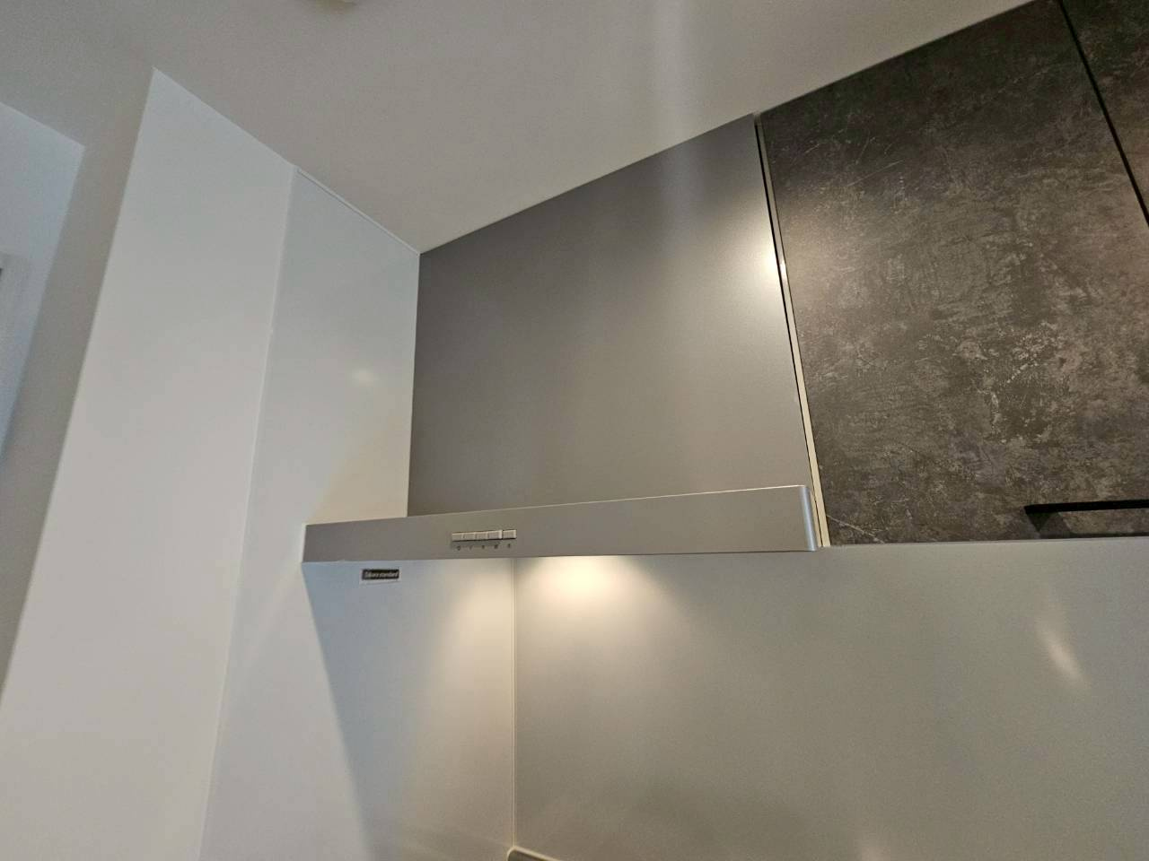 T-SQUARE岡本の内装