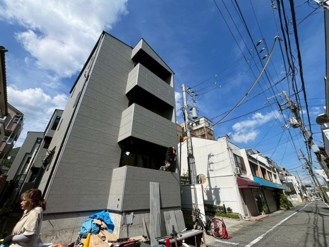 T-SQUARE岡本の外観