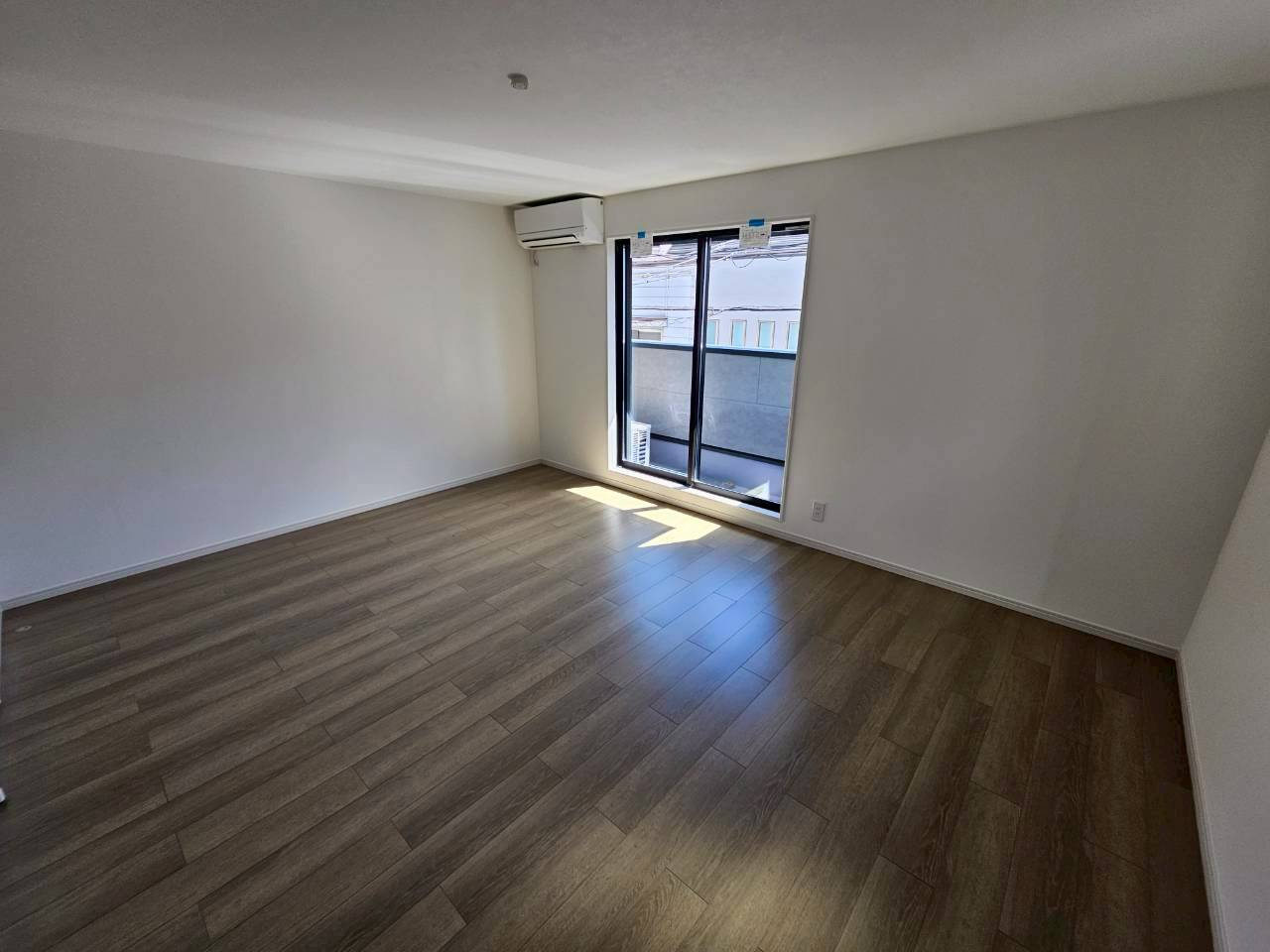 T-SQUARE岡本の居間・リビング