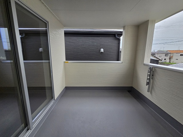 小牧市久保一色南１丁目　新築戸建　２号棟のバルコニー|雨でも安心　インナーバルコニー