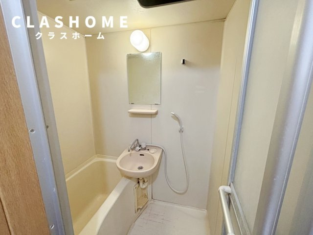 クレセント東栄Ⅱ　　刈谷市近郊の賃貸はクラスホームの浴室|同物件の別部屋になります。