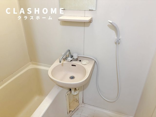 クレセント東栄Ⅱ　　刈谷市近郊の賃貸はクラスホームの洗面所|同物件の別部屋になります。