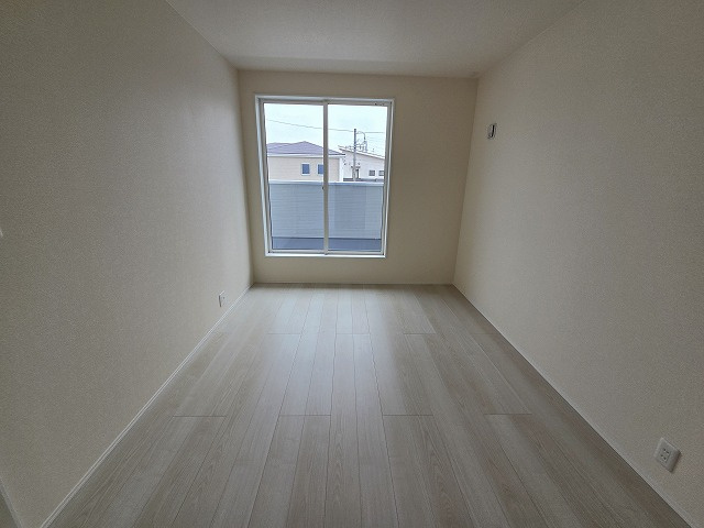 小牧市久保一色南１丁目　新築戸建　３号棟の洋室|ゆったりした洋室です
