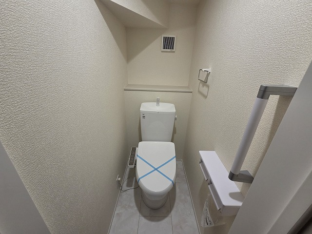 小牧市久保一色南１丁目　新築戸建　４号棟のトイレ|1階のトイレです
