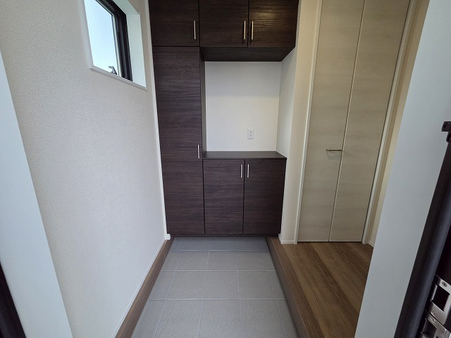 小牧市久保一色南１丁目　新築戸建　４号棟の玄関|毎日通る玄関はこちらです