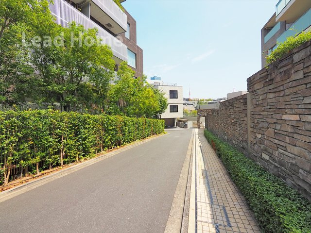 【その他】 | 元麻布パークハウス | 前面道路