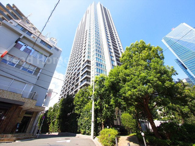 【外観】 | ＴＨＥ　ＲＯＰＰＯＮＧＩ　ＴＯＫＹＯ | 30階、北東✕北西角住戸につき眺望良好！全居室が開口部に面した開放的な間取りです。