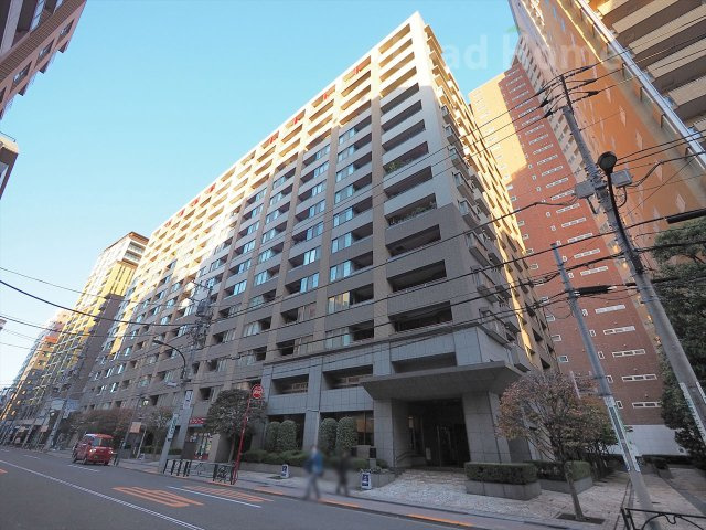 【外観】 | パークスクエア小石川 | 文京区小石川1丁目に建つ「パークスクエア小石川」。地下1階付地上15階建・総戸数196戸のマンションです。