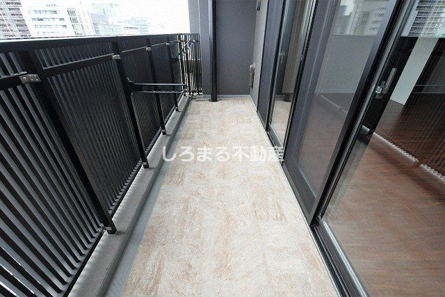 RJR堺筋本町タワーのバルコニー