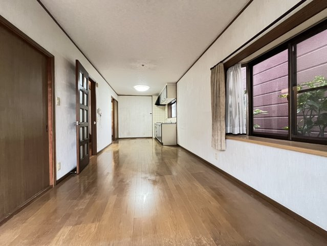 半田市花園町6丁目の居間・リビング|リビング　別角度☆