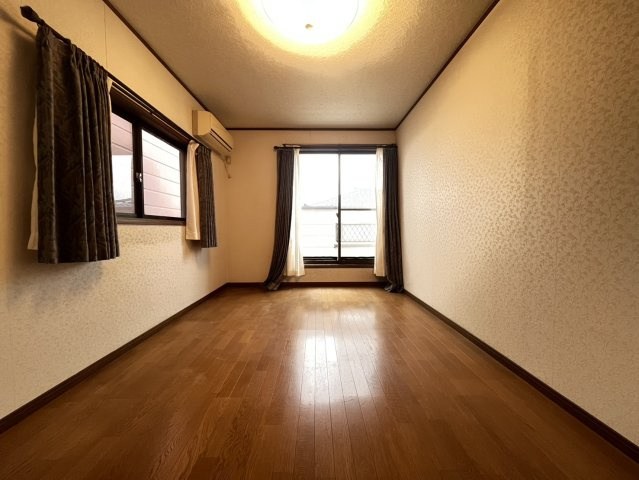 半田市花園町6丁目の洋室|洋室7.5帖　別角度☆
