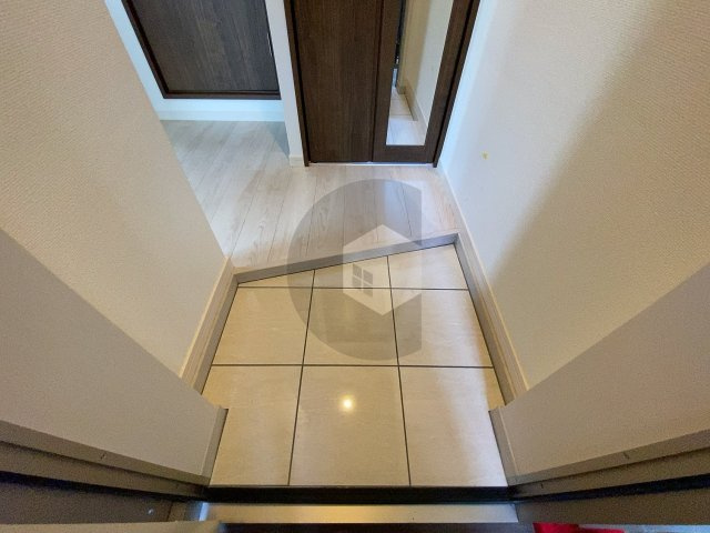 ローズテラス長田の玄関