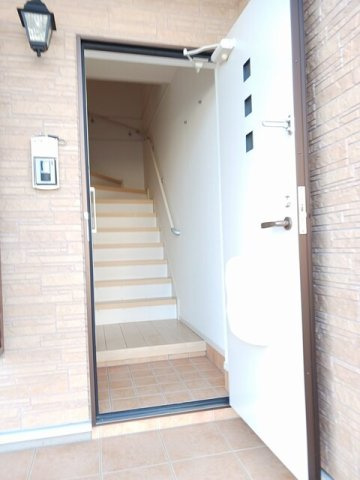 ネロミロスＡの玄関