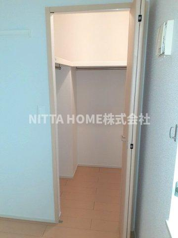 フォンテーヌ柏原Ⅱの収納|ウォークインクローゼットが２ヵ所付いています！