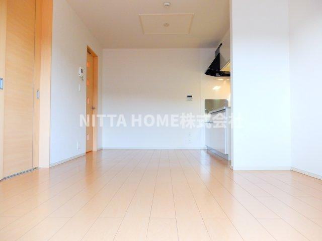 フォンテーヌ柏原Ⅱの居間・リビング|きれいな室内で住み心地もＧＯＯＤ♪