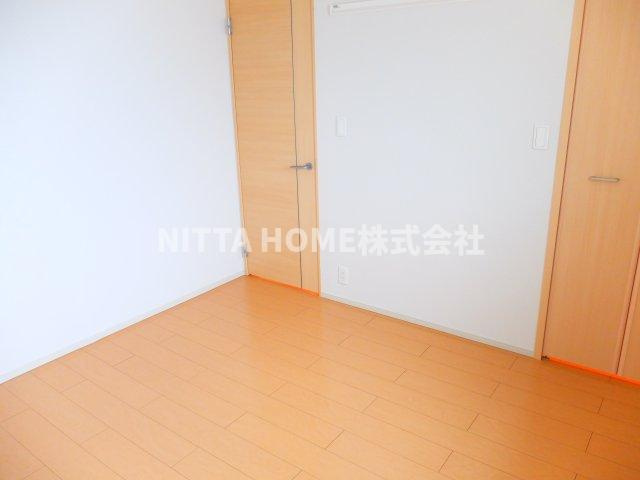 フォンテーヌ柏原Ⅱの洋室|寝室や子供部屋にも良いですね☆彡