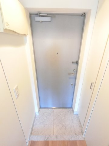 ドゥーエ浦安の玄関